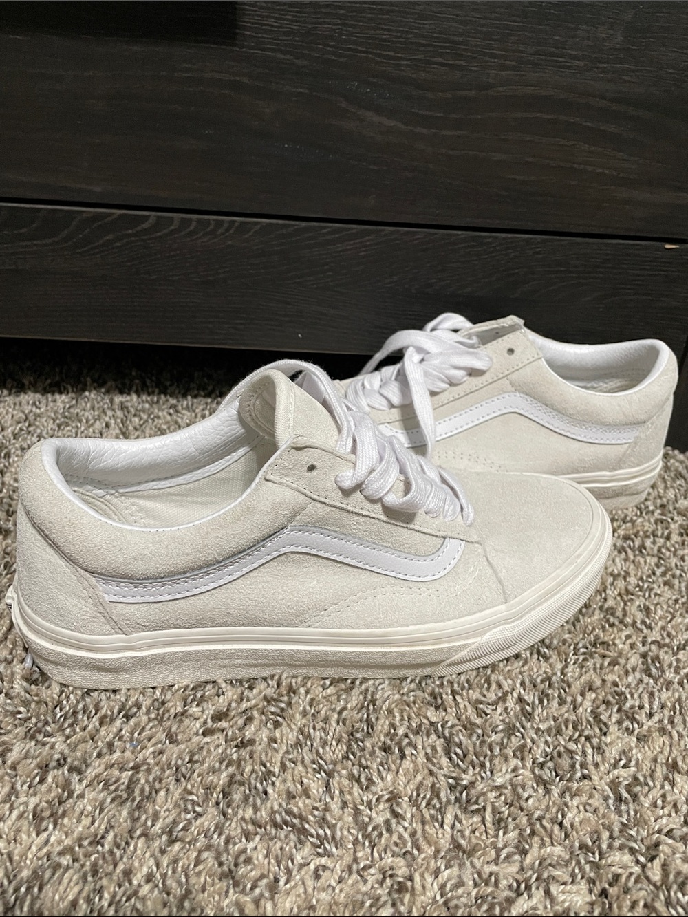 Vans Women's Low-Top Suede Sneakers in Off-White and White